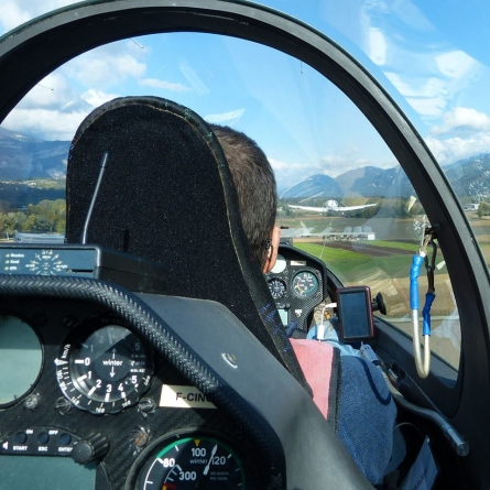 #Annonce Grenoble Vol à Voile propose des cours de pilotage aux personnes paraplégiques